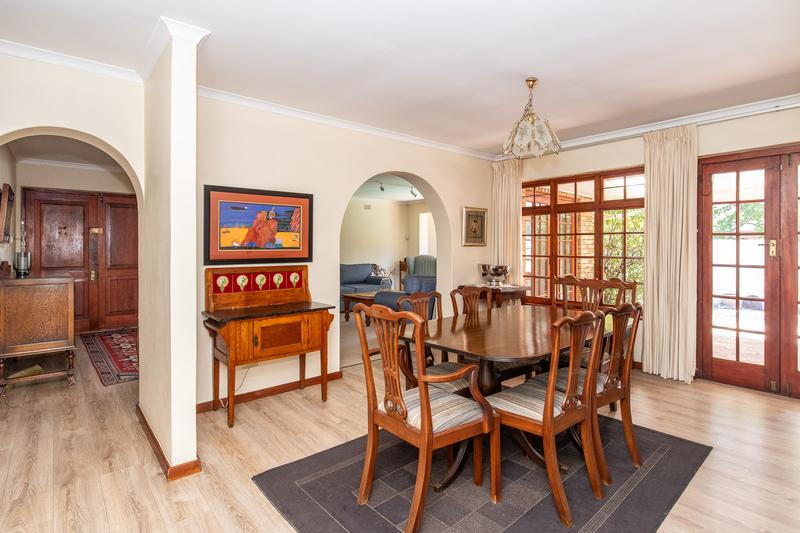 5 Bedroom Property for Sale in Constantia Western Cape